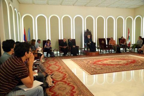 Արամ Ա կաթողիկոսն ընդունել է համալսարանական դասախոսներից և ուսանողներից բաղկացած խմբի