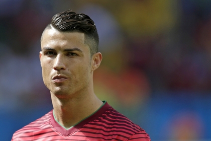 Cristiano Ronaldo snapped by teenage fan who snuck into his World Cup hotel room