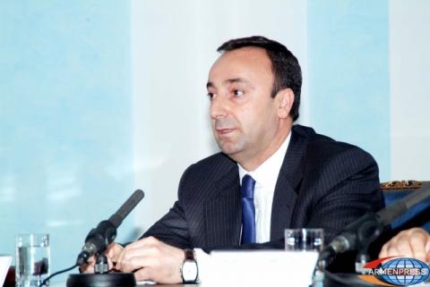 Scope of powers of public officials to be clarified by Constitution: discussion in Artashat
