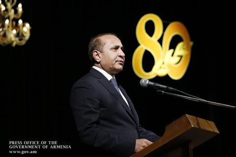 Գրողների միության հիմնադրման 80-ամյակի առթիվ մի խումբ գրողներ  պարգևատրվել են ՀՀ վարչապետի հուշամեդալով