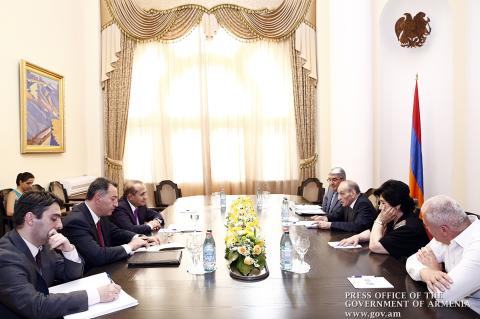 Премьер-министр Армении принял представителей общественной организации “Земляческий союз Ширак”
