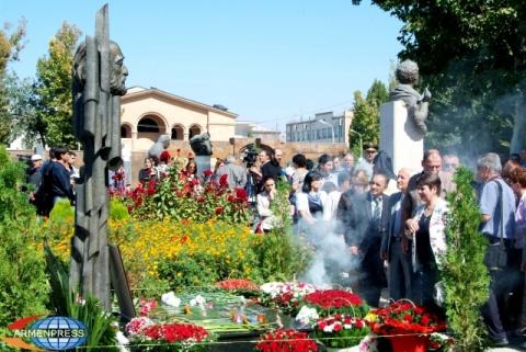 Sos Sargsyan’s monument presents the artist with all his greatness