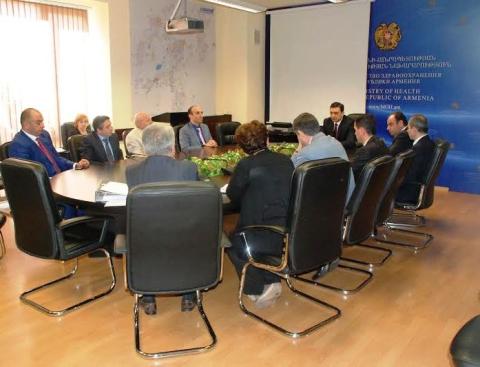 Արմեն Մուրադյանը մասնագետների հետ քննարկել է աղի ֆտորացման նպատակահարմարության խնդիրը 