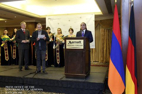 Премьер-министр Армении принял участие в приеме по случаю национального праздника Германии