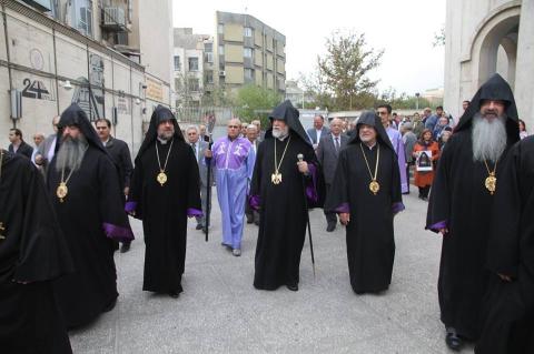 His Holiness Aram I leaves for a pastoral visit to Iran