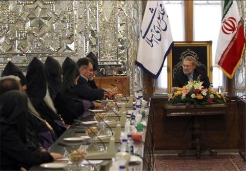 Catholicos Aram I discusses ISIL issues in Teheran