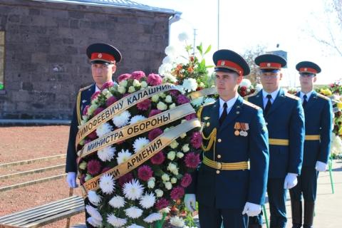 В Армении прошло торжественная церемония открытия мемориального комплекса и памятника М.Т. Калашникову