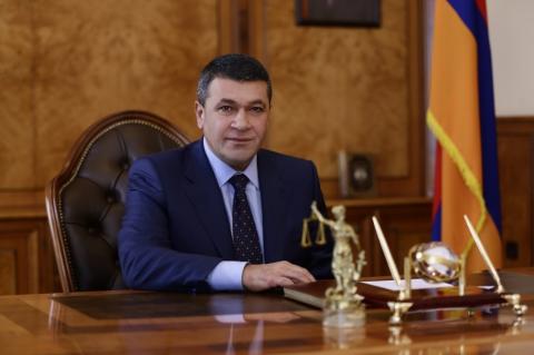 Владимир Гаспарян поблагодарил всех, кто помогал обнаружить подозреваемого в бойне в Гюмри