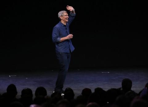 Зарплата главы Apple с бонусами составила $9,2 млн