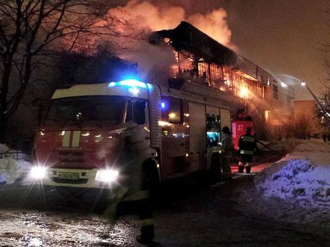 Часть внешней стены библиотеки ИНИОН обрушилась из-за пожара в Москве