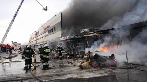 Пятеро иностранцев погибли при пожаре в торговом центре в Казани