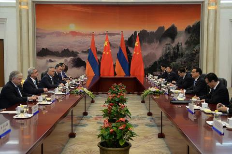 Президент Армении Серж Саргсян встретился с премьером Госсовета Китайской Народной Республики Ли Кэцяном