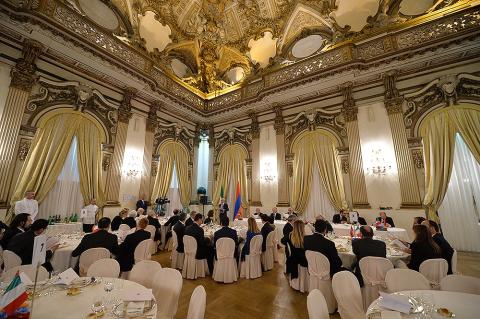 World must recognize crime, committed against Armenians: Italian MPs