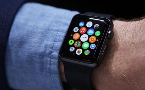 Покупатели получат некоторые модели Apple Watch только в августе