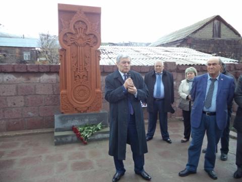 В Джрарате открылся памятник-хачкар жертвам Геноцида