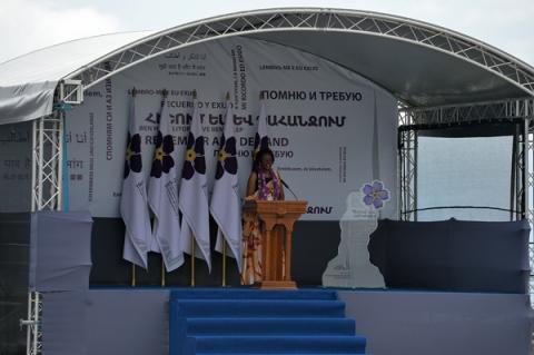 Rwandan genocide survivor read Declaration of Global Forum “Against the Crime of Genocide” at peak of Tsitsernakaberd Armenian Genocide Memorial