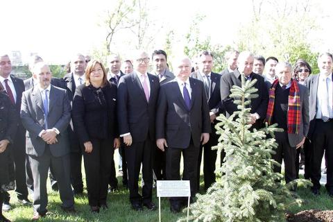 Armenian FM expresses gratitude to Argentine counterpart for fight for genocide prevention