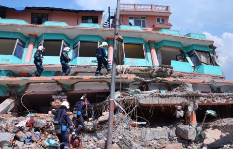 Число жертв землетрясения в Непале превысило 8 тыс. человек