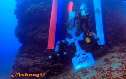 Ливанские дайверы-армяне установили в Средиземном море крест в память о жертвах Геноцида армян