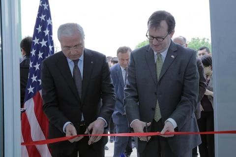 Agricultural service center opens in Norapat village