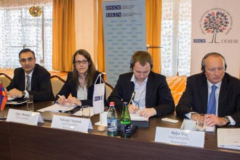 Experts discuss paths for legislative reforms in Armenia