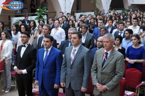 200-ից ավելի երիտասարդ մասնակցում են Եվրոպական երիտասարդական պառլամենտի 2-րդ միջազգային համաժողովին