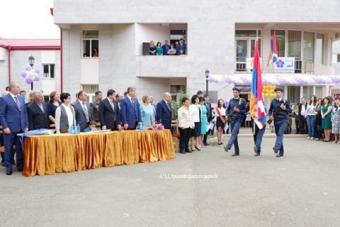 ԼՂՀ վարչապետ Արայիկ Հարությունյանը մասնակցել է «Վերջին զանգի» միջոցառման