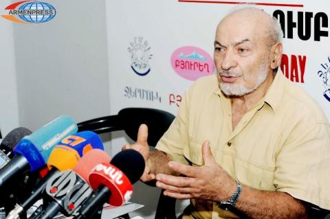 Levon Tokmajian won Grand Prize for sculpture at festival in Spain