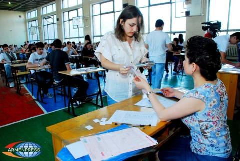 В ВУЗах Гюмри продолжается прием документов абитуриентов