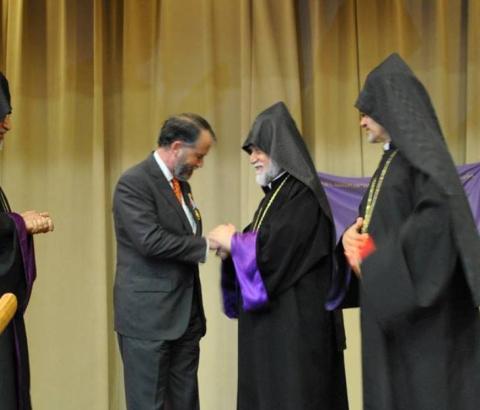 Արամ Ա-ն պարգևատրել է ՀՀ-ում ԱՄՆ-ի նախկին դեսպան Ջոն Էվանսին