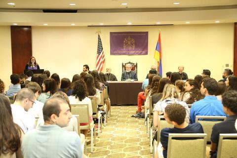Արամ Ա-ն Նյու Ինգլանդում հանդիպել է երիտասարդների հետ