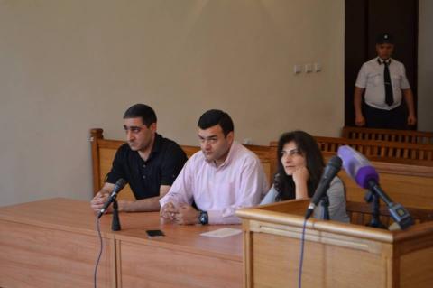 Մեկնարկել է Գյումրու մանկավարժականի ռեկտորի եղբոր սպանության գործով դատավարությունը