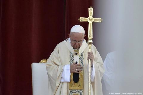 Pope presented book on Armenian Genocide