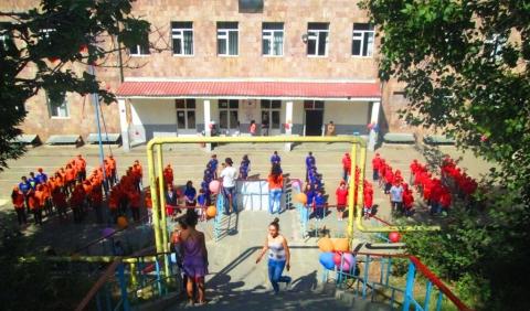 Արարատցի երեխաները մեկնեցին Հանքավանի ճամբար 