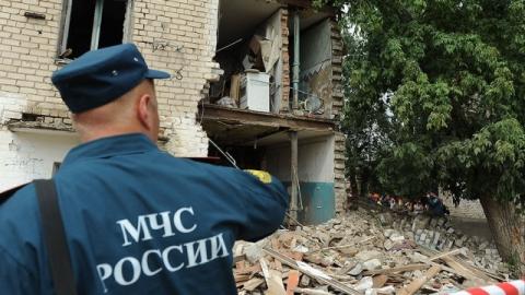 Один человек погиб и двое пострадали при обрушении здания в Магаданской области
