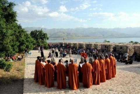 Armenian chants and verses performed in territory of Akdamar Island’s Holy Cross Cathedral