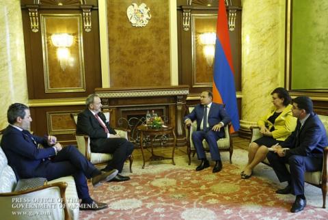 Премьер-министру Армении представлены инвестиционные программы 