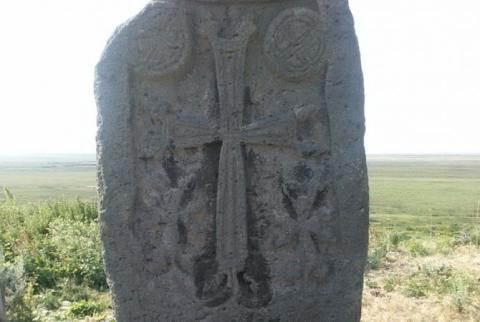 Noravan’s khachkar attracts attention of both local and foreign archaeologists   