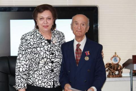 Doctor John  Hovhannes Oyunjyan awarded with “Poghos Nubar” medal