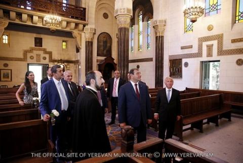 Taron Margaryan visits Armenian Apostolic Curch in Marseille