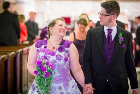 Bride spent 1,000 hours crocheting her own wedding dress