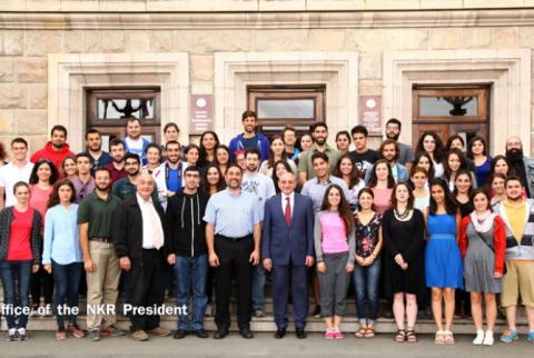 Bako Sahakyan receives students from Diaspora