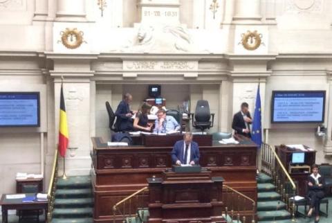 Peter De Roover who submitted resolution on Armenian Genocide to Belgian Chamber of Representatives wears “Forget-me-not” badge