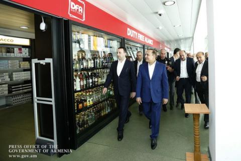 Hovik Abrahamyan visits Darial checkpoint between Georgia and Russia