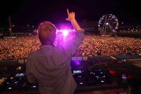 Avicii  collaborates with Serj Tankian