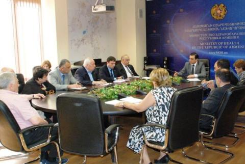 Արմեն Մուրադյանը հանձնարարել է ծննդօգնության բուժհաստատություններում անշեղորեն հետևել առկա չափորոշիչներին