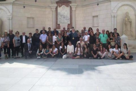 50 pilgrims from Uruguay pay visit to Catholicos Aram I