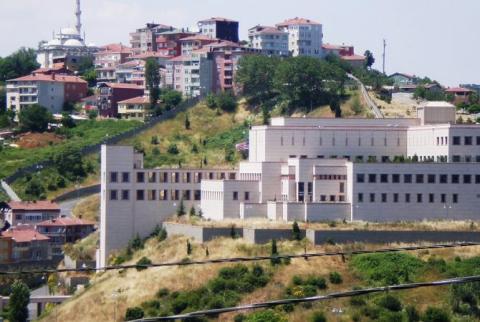 Թուրքիայում ԱՄՆ հյուպատոսարանի վրա հարձակված կանանցից մեկը ձերբակալվել է