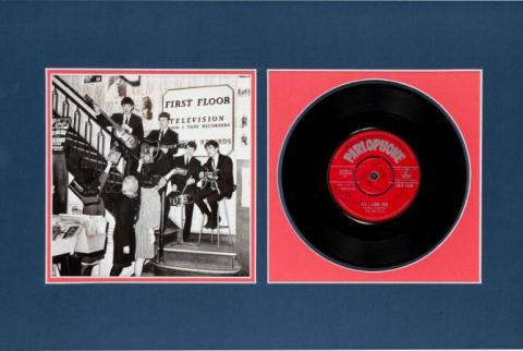 СМИ: первый контракт The Beatles со звукозаписывающей компанией выставят на аукционе