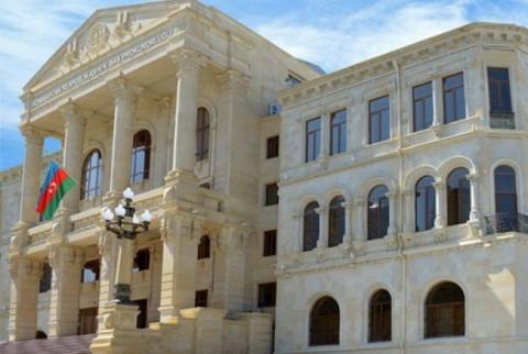 Ադրբեջանցի լրագրողները բողոքի ակցիա են կազմակերպել գլխավոր դատախազության շենքի դիմաց